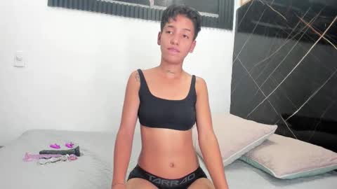 mackenzie_23 online show from September 18, 8:07 pm
