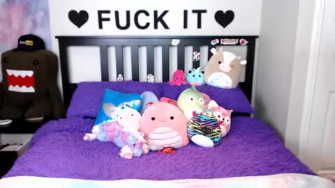 Mackenzie Wolfe online show from September 29, 6:29 am