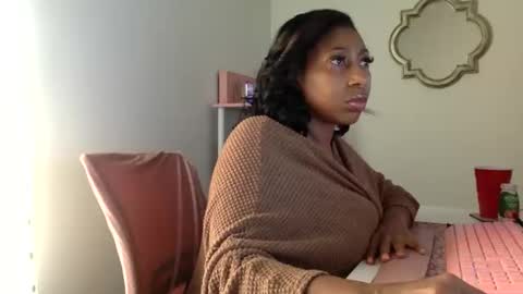 madam_glam online show from April 1, 4:59 pm