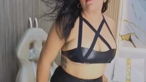 Madam Hott  online show from October 21, 5:00 am