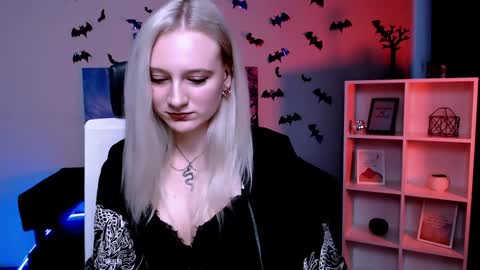 Snapshot of madam_ulis chatting on January 6, 10:46 am Ulis online show from January 6, 10:46 am