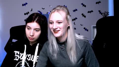 Snapshot of madam_ulis chatting on January 5, 10:21 am Ulis online show from January 5, 10:21 am