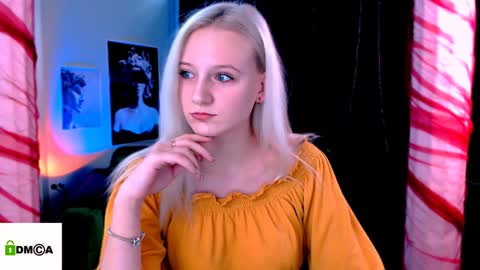 Snapshot of madam_ulis chatting on January 8, 10:37 am Ulis online show from January 8, 10:37 am