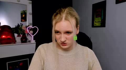 Snapshot of madam_ulis chatting on February 25, 10:15 am Ulis online show from February 25, 10:15 am