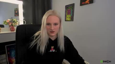 Snapshot of madam_ulis chatting on March 5, 6:34 pm Ulis online show from March 5, 6:34 pm