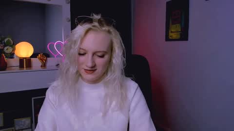 Snapshot of madam_ulis chatting on March 10, 8:28 am Ulis online show from March 10, 8:28 am