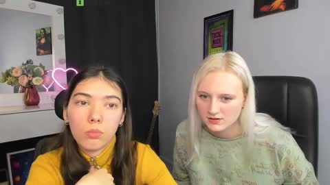 Snapshot of madam_ulis chatting on March 6, 6:37 pm Ulis online show from March 6, 6:37 pm
