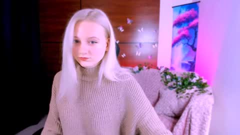 Snapshot of madam_ulis chatting on December 28, 10:47 am Ulis online show from December 28, 10:47 am