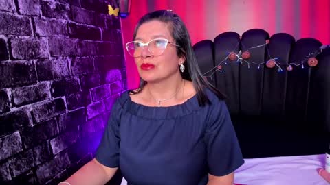 Snapshot of madame_jay chatting on January 18, 10:06 pm Jayden online show from January 18, 10:06 pm