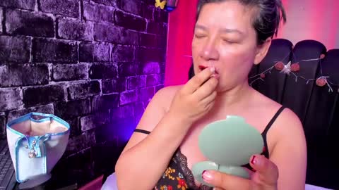 Snapshot of madame_jay chatting on January 19, 11:01 am Jayden online show from January 19, 11:01 am