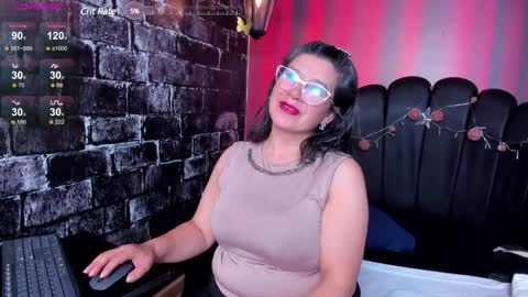 Snapshot of madame_jay chatting on January 11, 12:01 am Jayden online show from January 11, 12:01 am