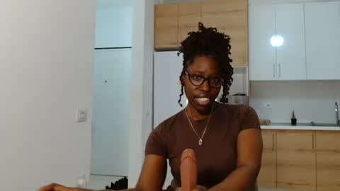 YourMadamIndigo online show from April 18, 7:07 pm