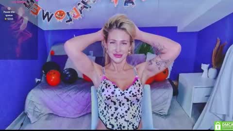 Evelyn online show from October 30, 6:27 am