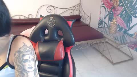 Snapshot of maddie__cute chatting on October 17, 1:36 pm Maddie Cute online show from October 17, 1:36 pm