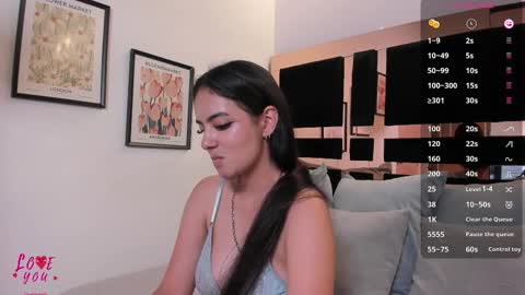 Maddie Grey online show from November 11, 5:21 pm