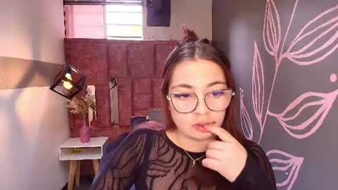 Maddy Carter online show from July 14, 8:02 pm