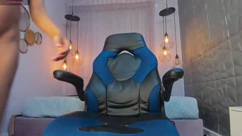 Maddy  online show from October 17, 8:01 pm