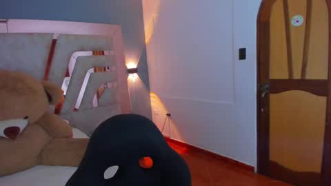 Snapshot of maddycrofft chatting on March 12, 11:20 am  Maddy Crofft online show from March 12, 11:20 am