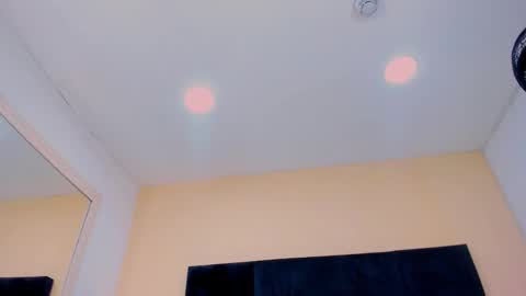 Snapshot of maddycrofft chatting on October 18, 12:19 pm  Maddy Crofft online show from October 18, 12:19 pm