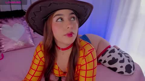 Lina  online show from October 31, 4:33 pm