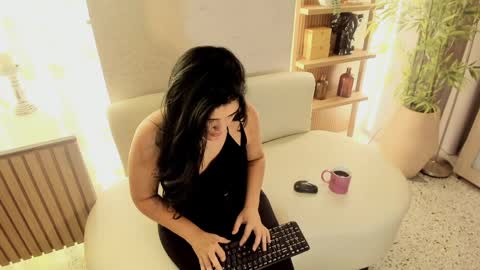 Maddy online show from April 4, 11:53 am