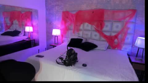 Snapshot of maddysexx_ chatting on October 21, 11:36 am Maddy online show from October 21, 11:36 am