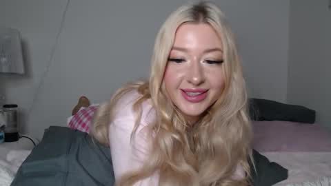 maddyyy call me yours tho online show from March 2, 11:10 pm