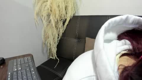 Madelaine  online show from May 27, 10:23 am
