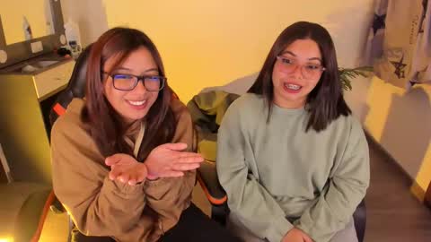 madelaine_taylor online show from December 19, 1:43 am