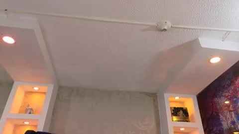 Madelene hills online show from February 14, 7:10 am