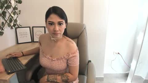 Snapshot of madeleine_w chatting on September 27, 1:13 am Madeleine  online show from September 27, 1:13 am