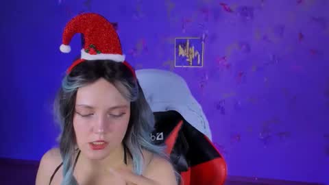 Madeline online show from December 3, 9:39 pm