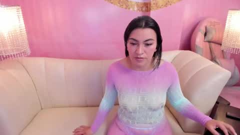 MadeliNekox online show from September 8, 8:30 pm