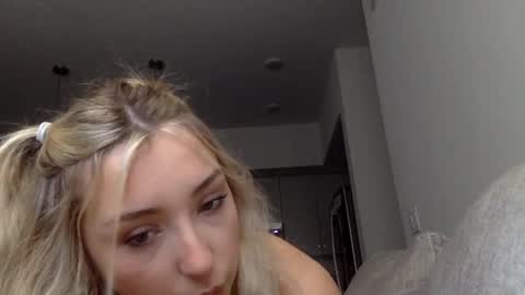 yourfavblonde online show from March 4, 8:05 pm