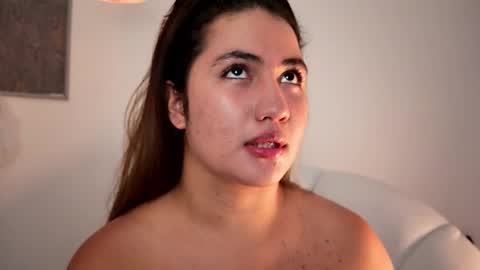 Snapshot of madii_smith chatting on October 27, 12:12 pm Madison Smith online show from October 27, 12:12 pm