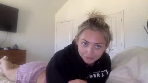 Snapshot of madirose69 chatting on October 20, 4:32 pm mari rose online show from October 20, 4:32 pm