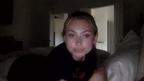 Snapshot of madirose69 chatting on October 28, 10:47 pm mari rose online show from October 28, 10:47 pm