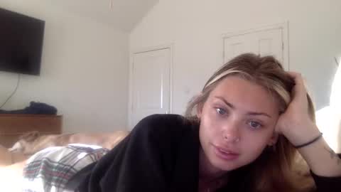 Snapshot of madirose69 chatting on October 17, 1:47 pm mari rose online show from October 17, 1:47 pm