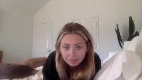 Snapshot of madirose69 chatting on October 3, 2:33 pm mari rose online show from October 3, 2:33 pm