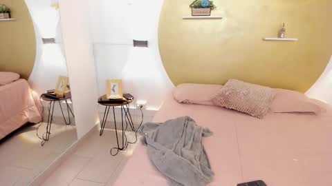 Snapshot of madison_darkk chatting on October 30, 12:17 pm MADISON  online show from October 30, 12:17 pm