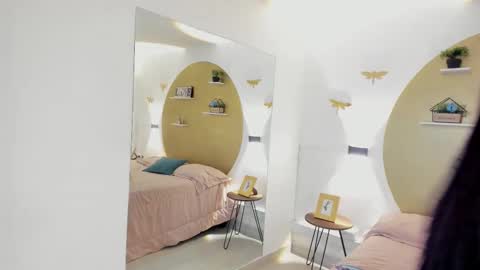 Snapshot of madison_darkk chatting on October 22, 11:48 am MADISON  online show from October 22, 11:48 am