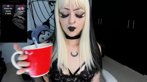 Snapshot of madison_jacksonn chatting on December 5, 10:01 pm madison_jacksonn online show from December 5, 10:01 pm