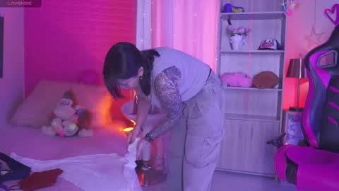 Snapshot of madison_mayer chatting on September 22, 12:14 pm Madison   online show from September 22, 12:14 pm