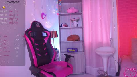 Snapshot of madison_mayer chatting on September 30, 12:22 pm Madison   online show from September 30, 12:22 pm