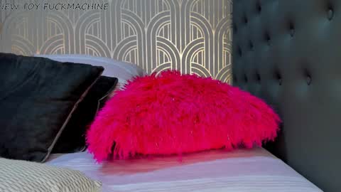   online show from December 10, 4:02 am