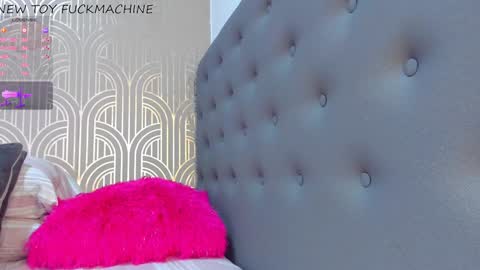   online show from December 3, 5:08 am
