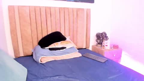 Snapshot of madison_mooney chatting on October 11, 1:36 pm Madison online show from October 11, 1:36 pm