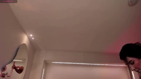 Maddi Collins online show from November 27, 11:46 am