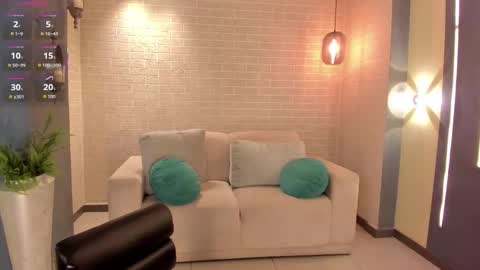 Maddi Collins online show from October 12, 8:00 pm