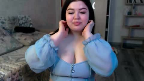 madisonmongomery online show from March 24, 12:32 pm